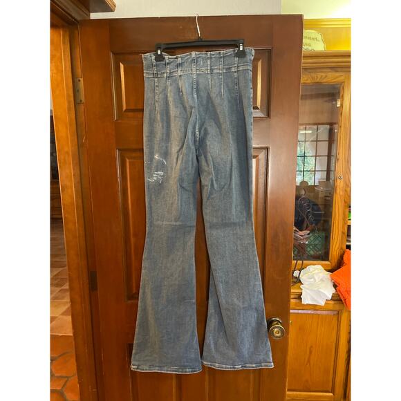 We The Free Jayde Flare in Sunburst Blue
FREE PEOPLE size 29 - Picture 6 of 10